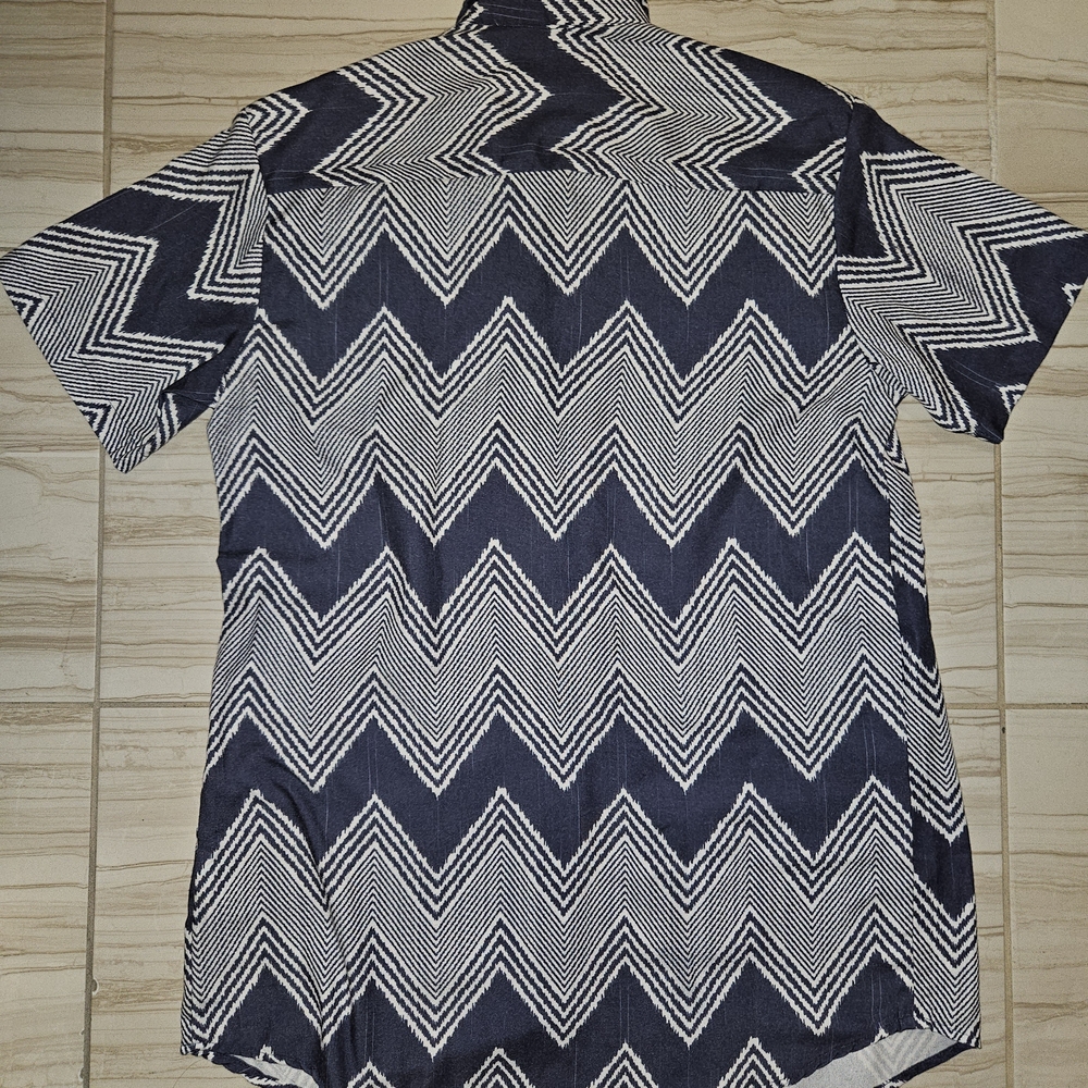 Men's Chevron Pattern Button Down Shirt - image 2